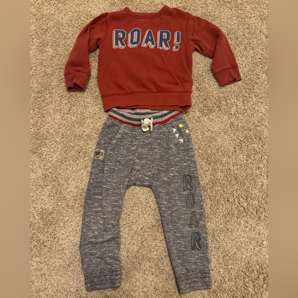 Next dinosaur themes sweatsuit, boys 2/3